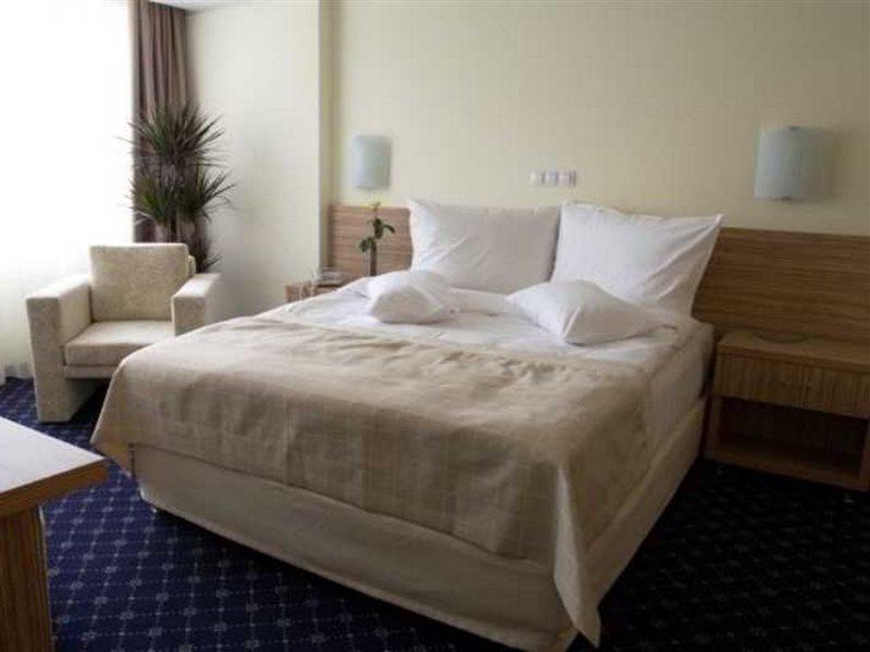 Marshal Hotel Букурещ Екстериор снимка