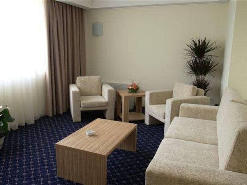 Marshal Hotel Букурещ Екстериор снимка