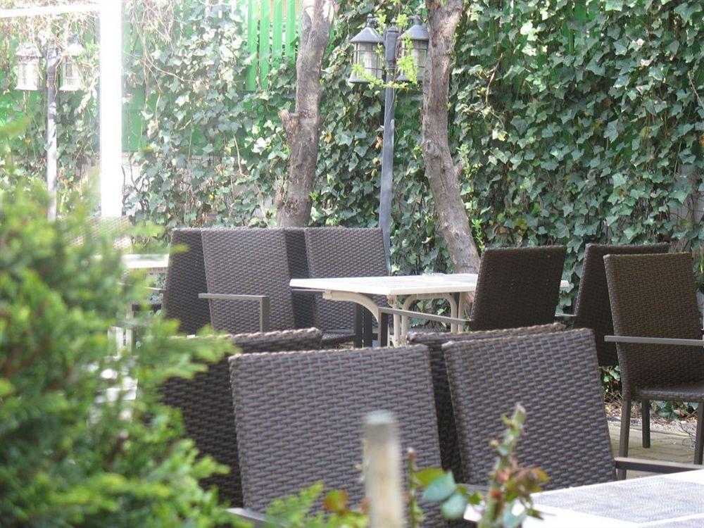 Marshal Hotel Букурещ Екстериор снимка
