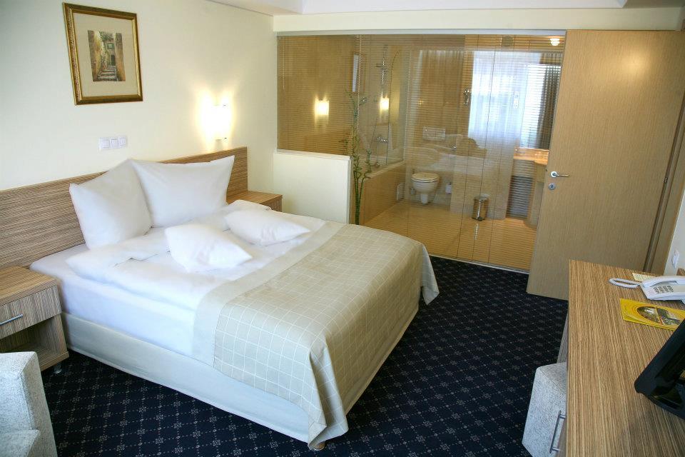 Marshal Hotel Букурещ Екстериор снимка