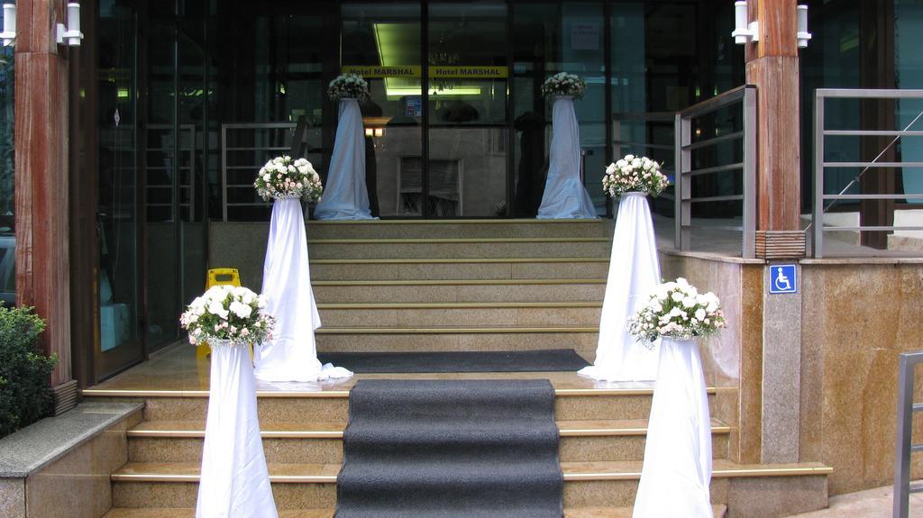 Marshal Hotel Букурещ Екстериор снимка
